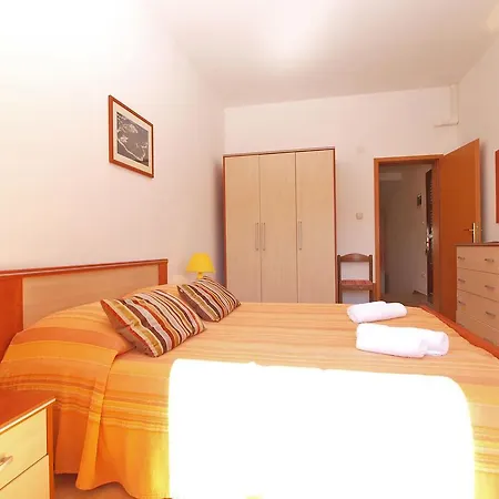 Apartment Lidija 1305 Pula