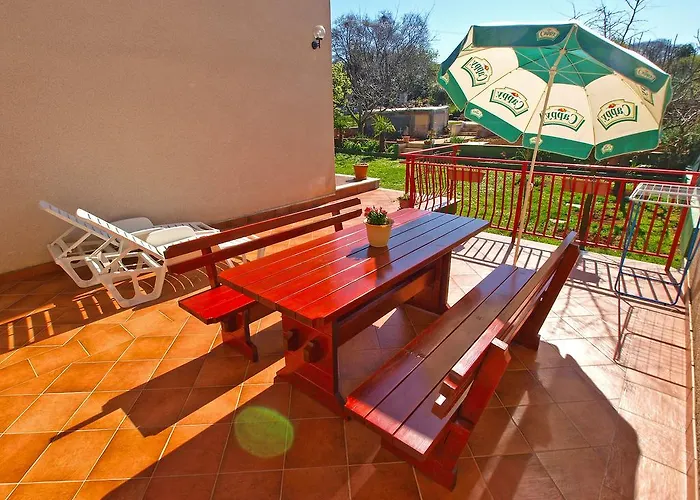 Lidija 1305 아파트 풀라